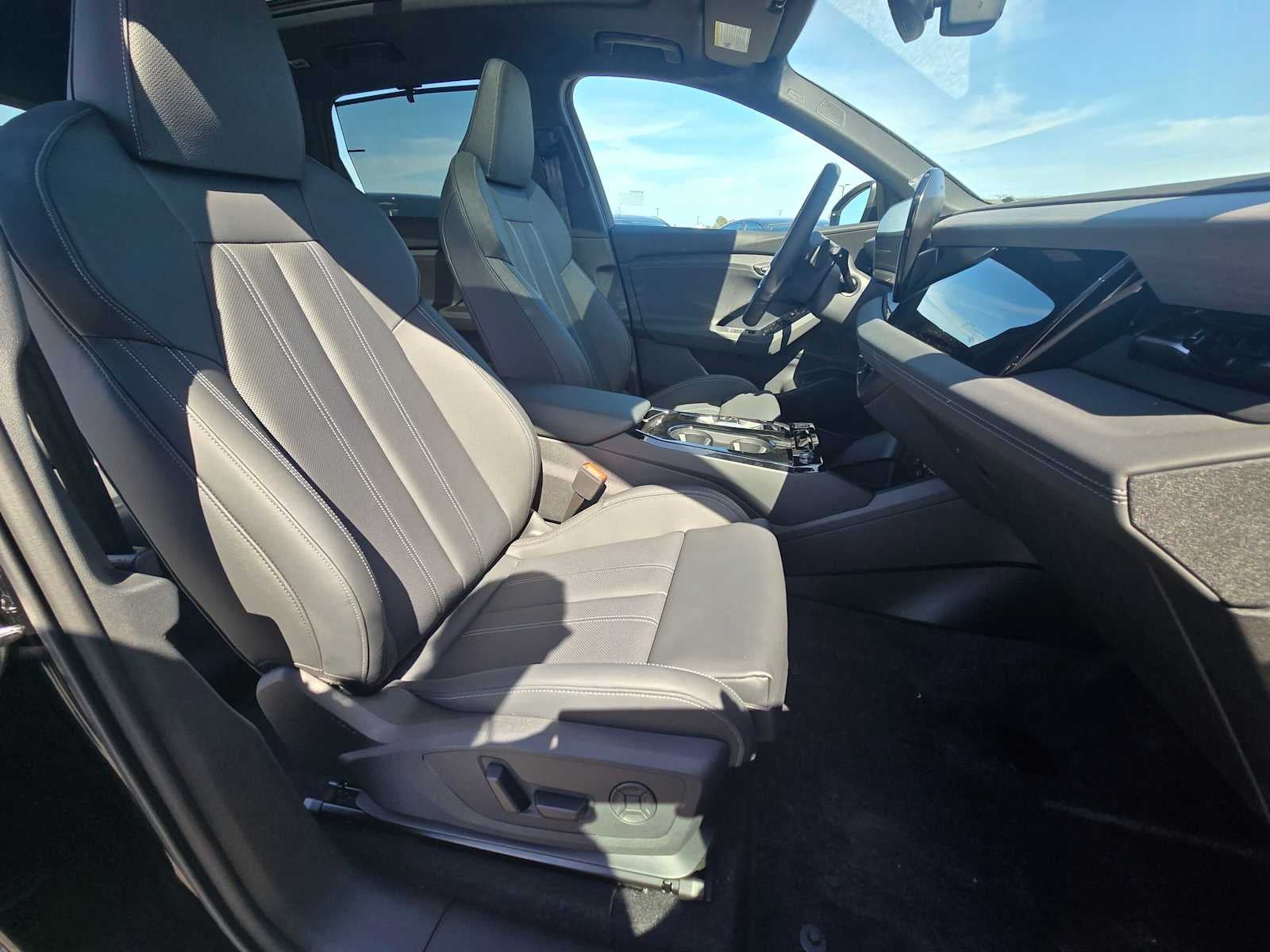 2027 Audi Q6 e-tron Premium Plus