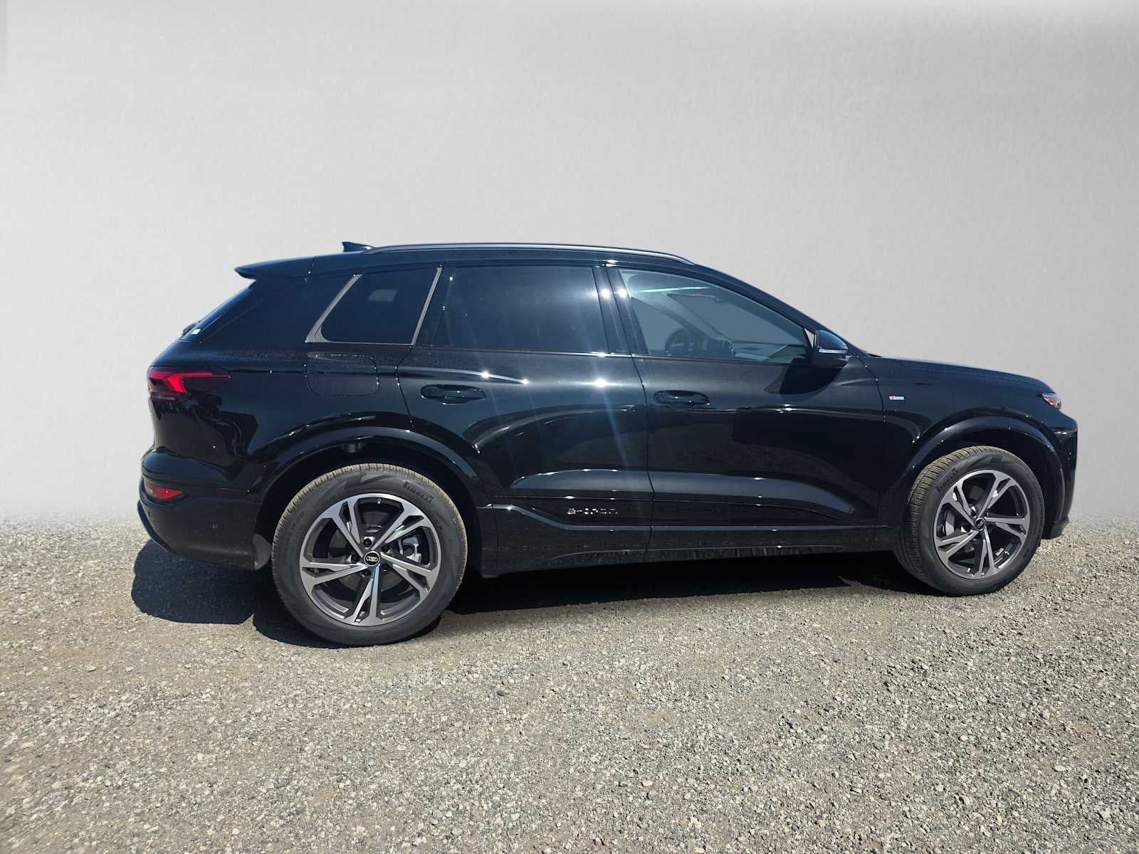 2027 Audi Q6 e-tron Premium Plus