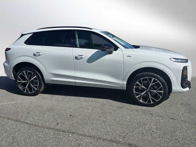 2026 Audi Q3 S line