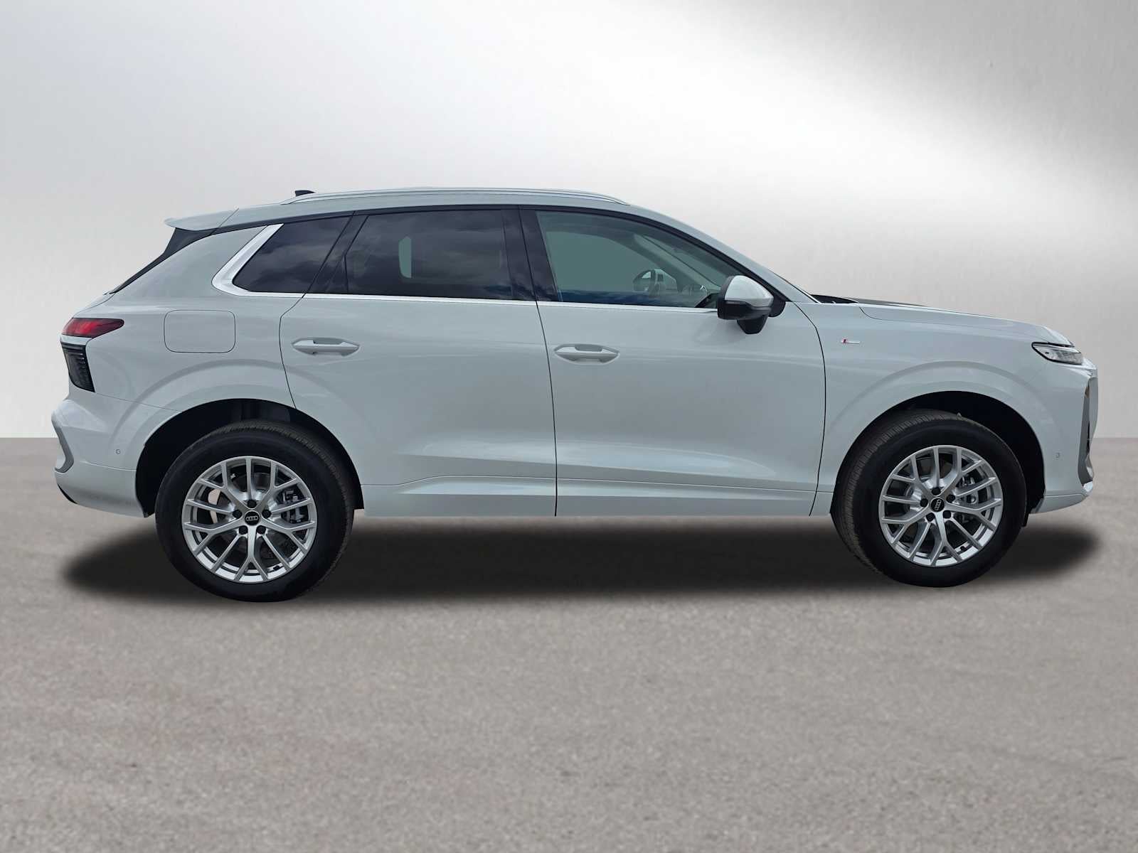 2026 Audi Q3 S line