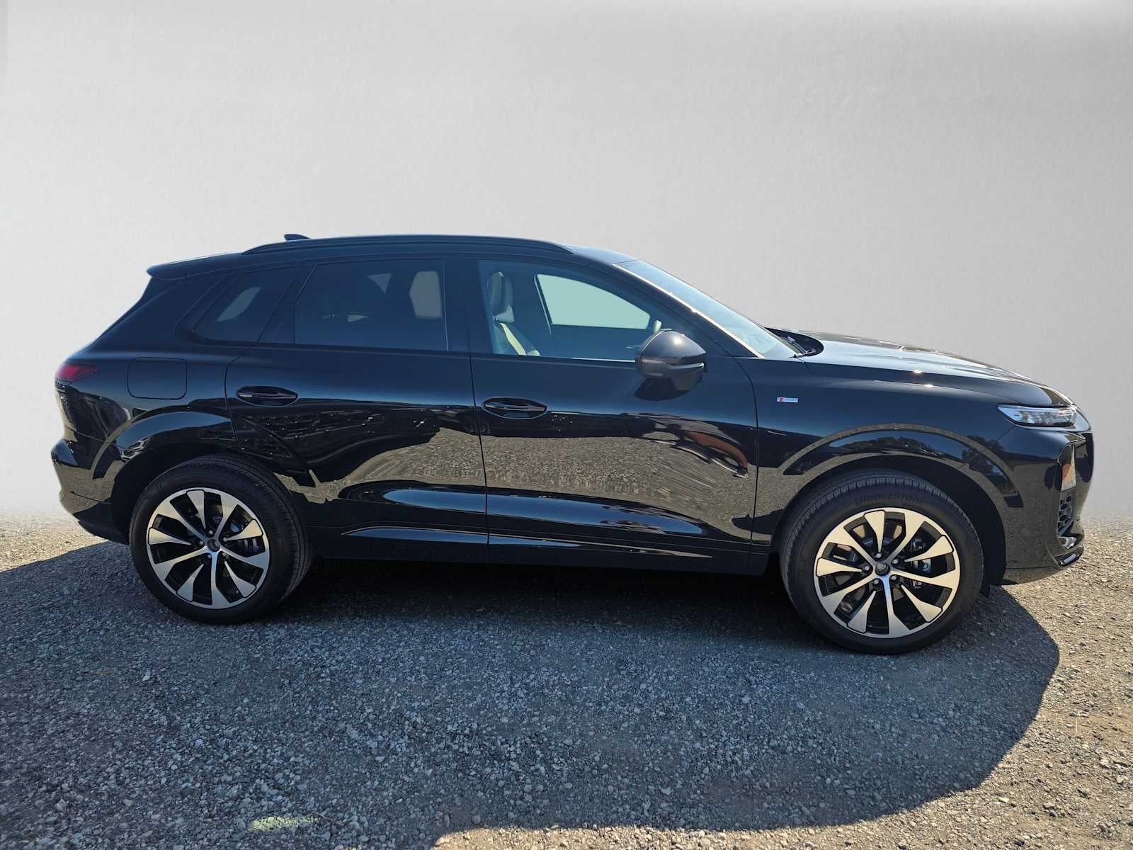 2026 Audi Q3 S line