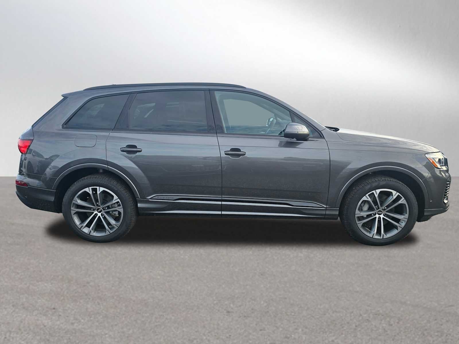 2026 Audi Q7 Premium