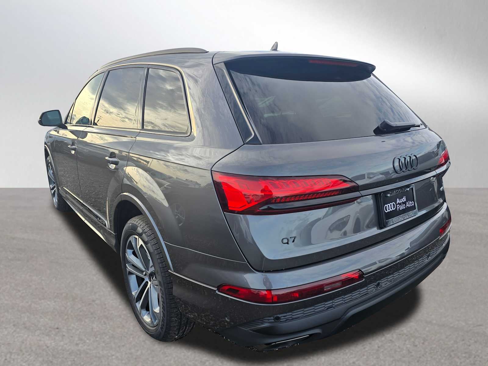 2026 Audi Q7 Premium