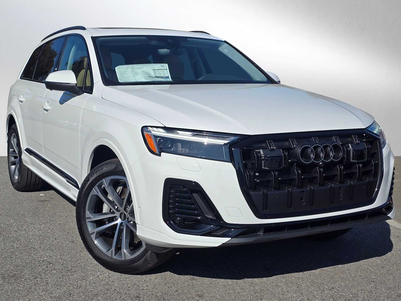 2026 Audi Q7 Premium