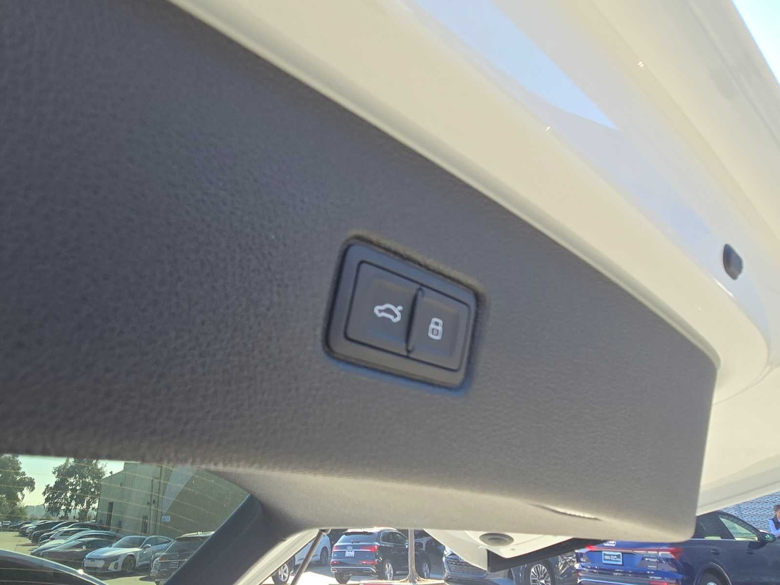 2026 Audi Q7 Premium