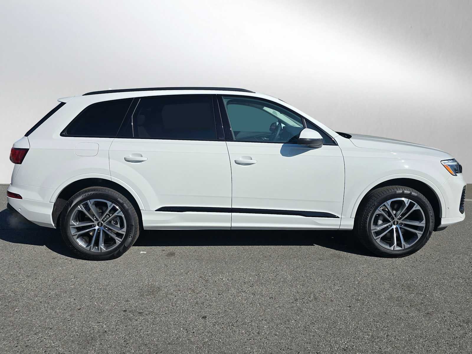2026 Audi Q7 Premium
