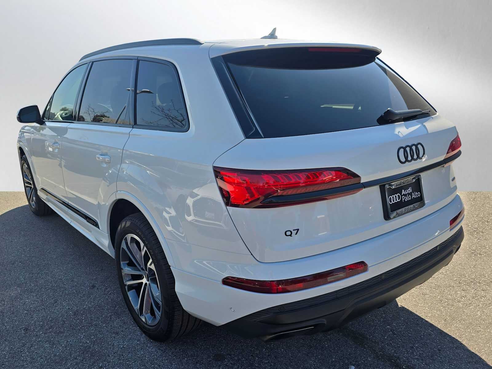 2026 Audi Q7 Premium