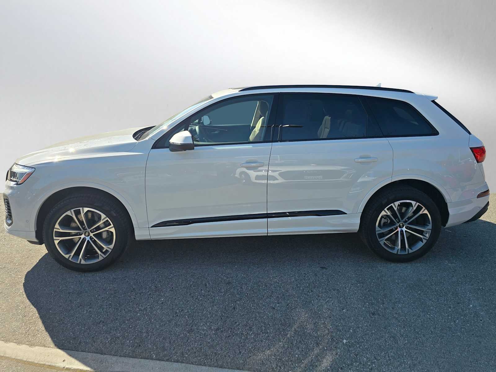 2026 Audi Q7 Premium