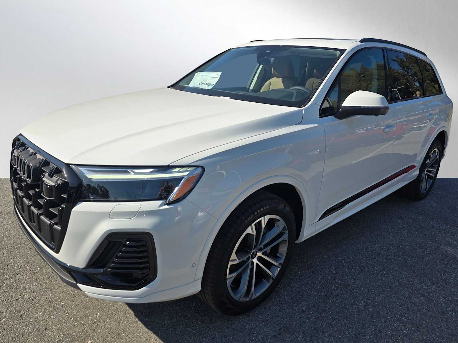 2026 Audi Q7 Premium