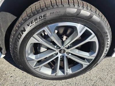 2026 Audi Q7 Premium