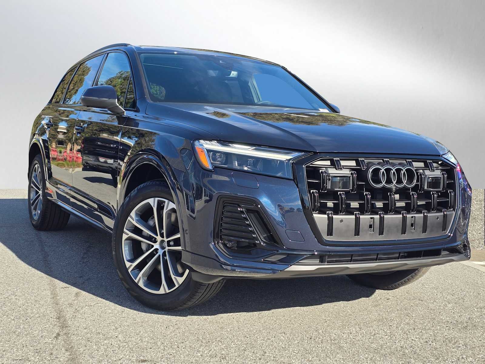 2026 Audi Q7 Premium