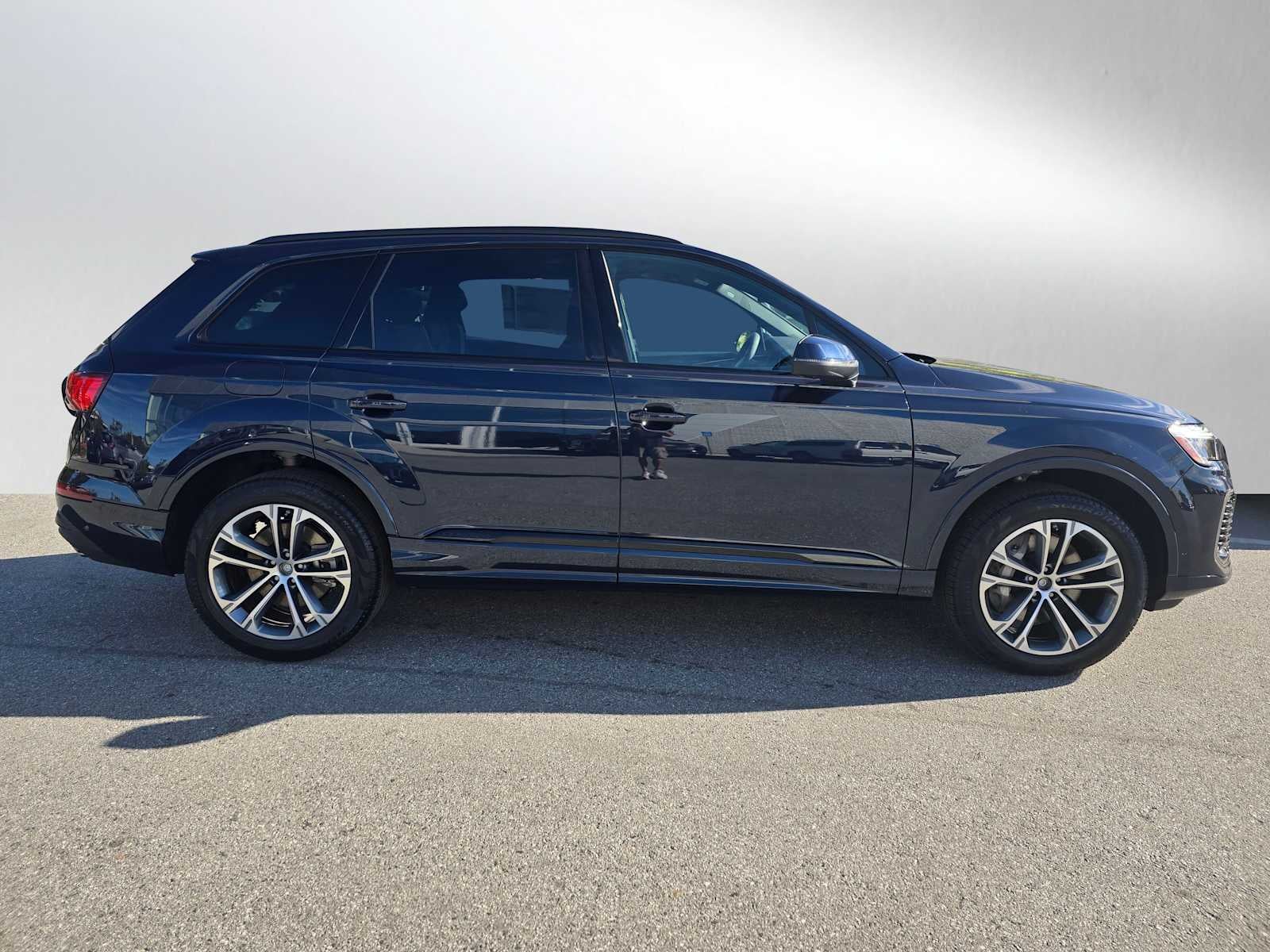 2026 Audi Q7 Premium