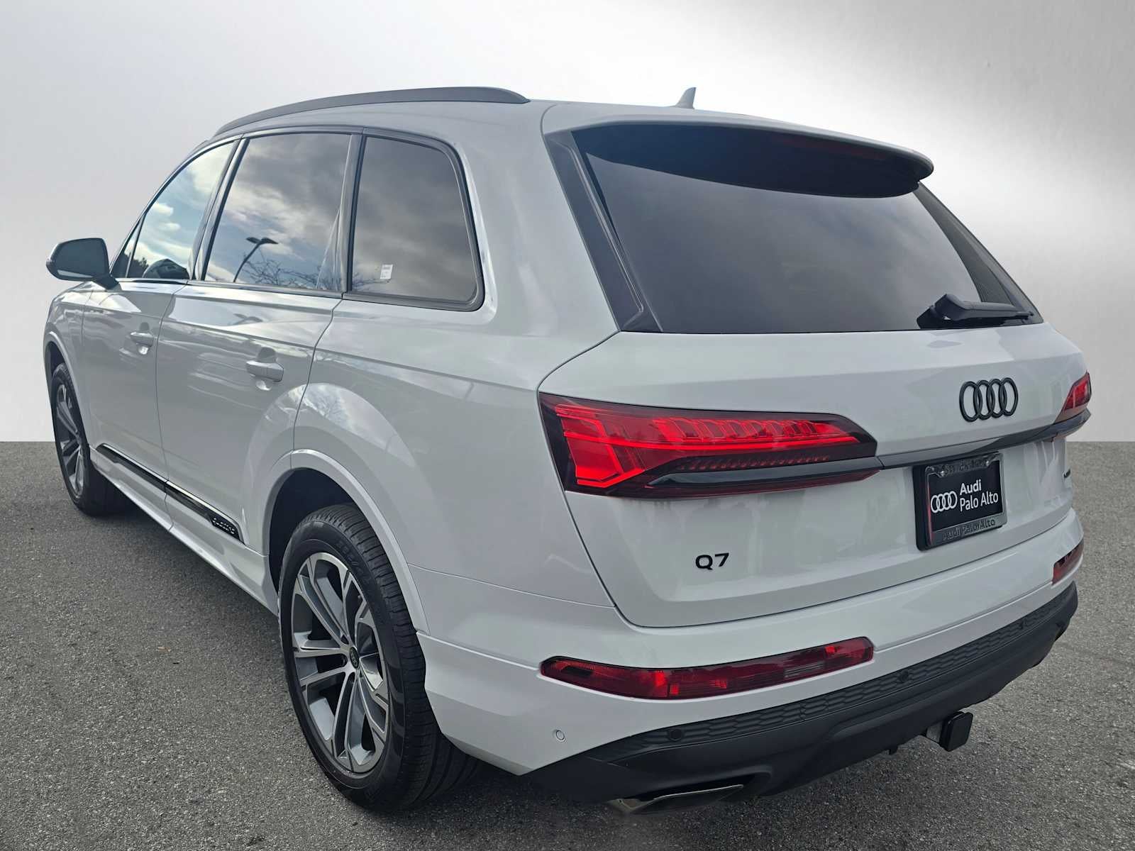 2026 Audi Q7 Premium