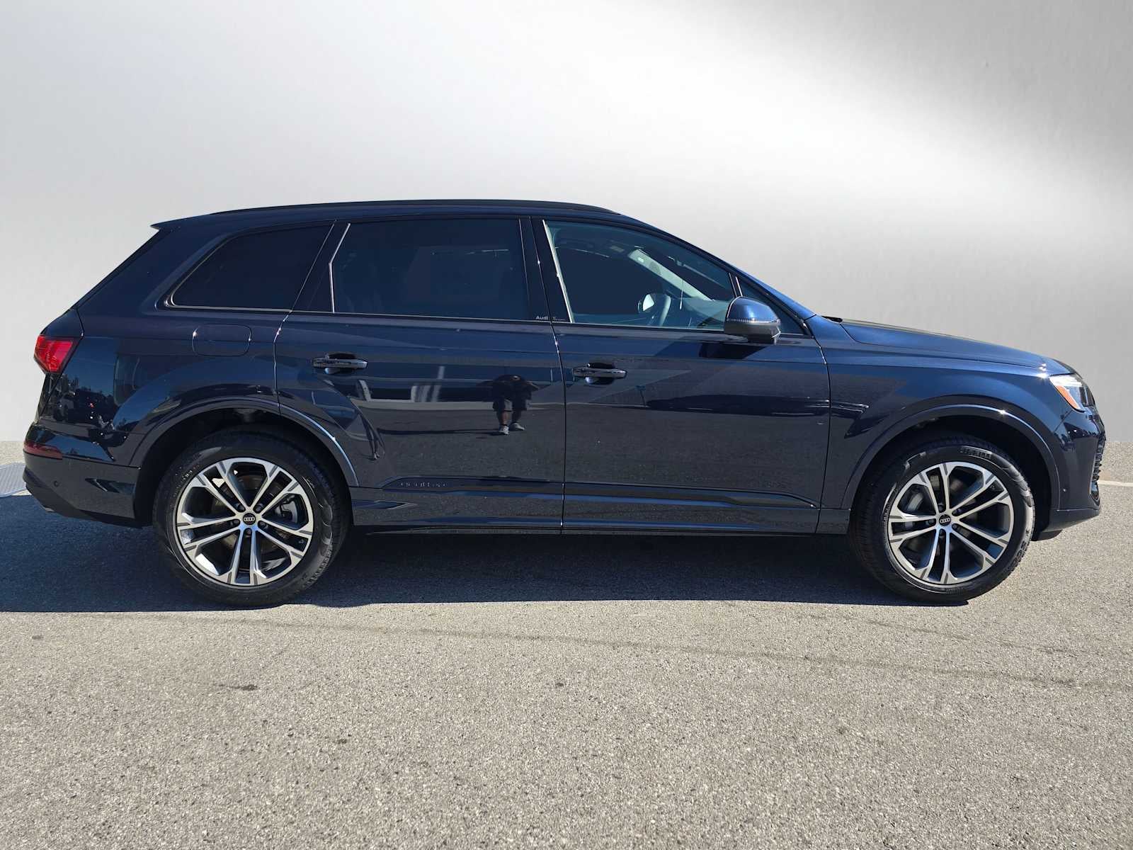 2026 Audi Q7 Premium