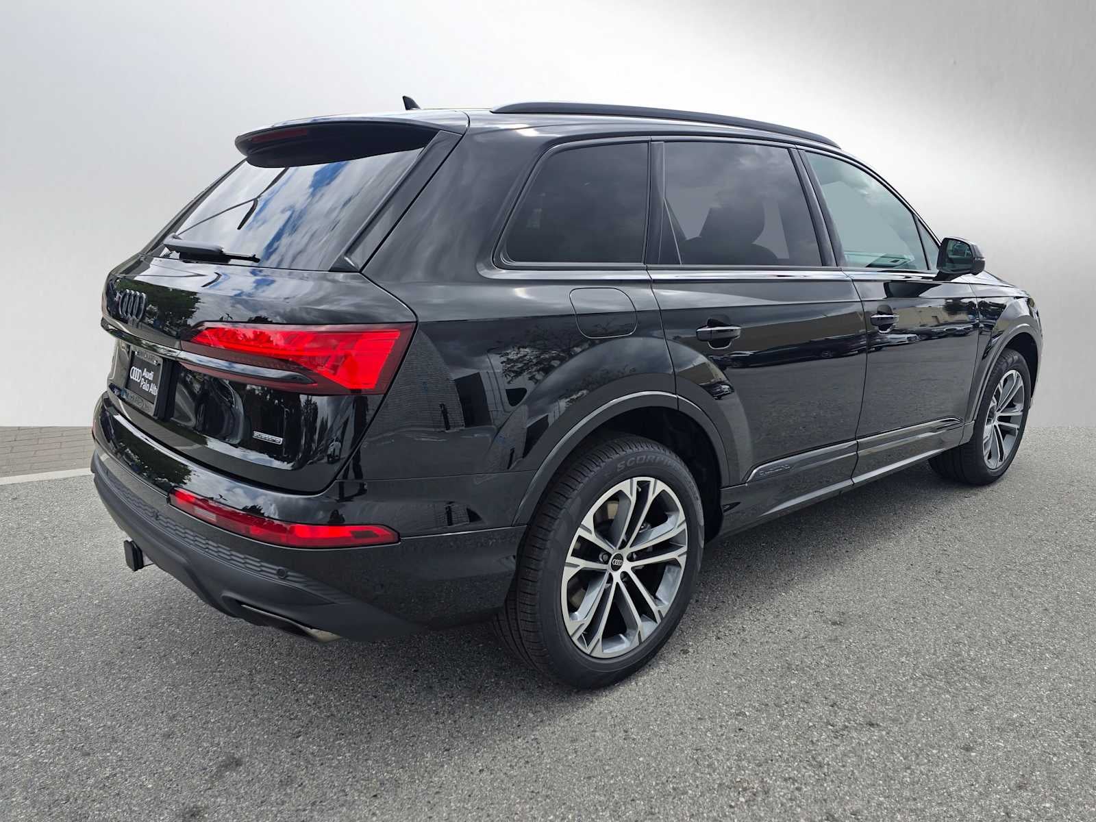 2026 Audi Q7 Premium