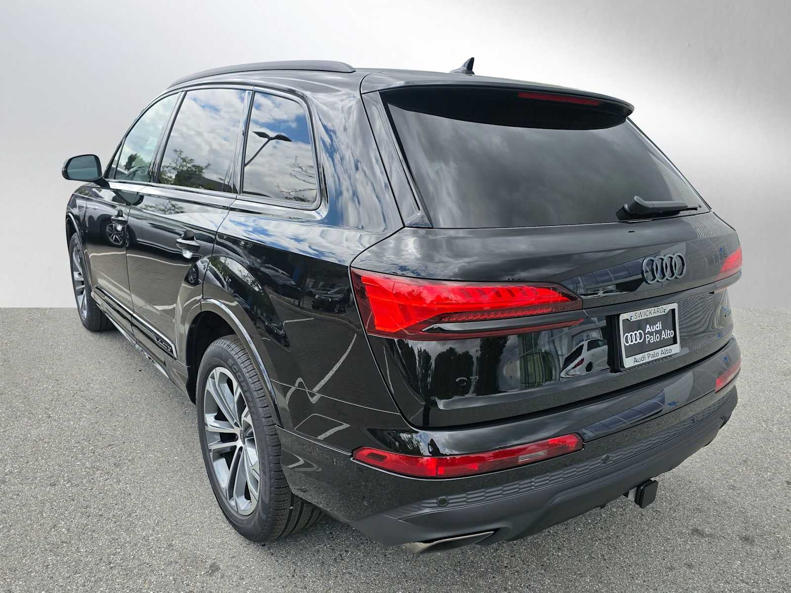 2026 Audi Q7 Premium