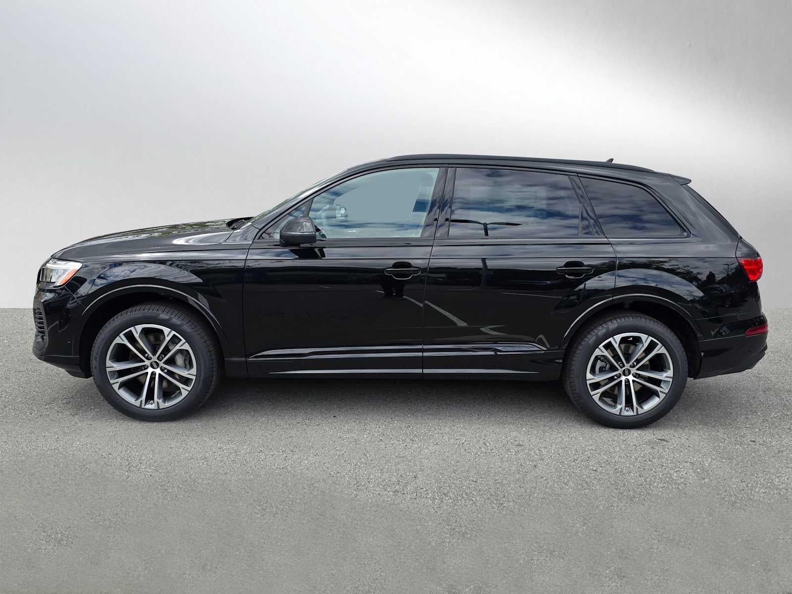 2026 Audi Q7 Premium