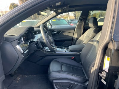 2024 Audi Q8 Premium