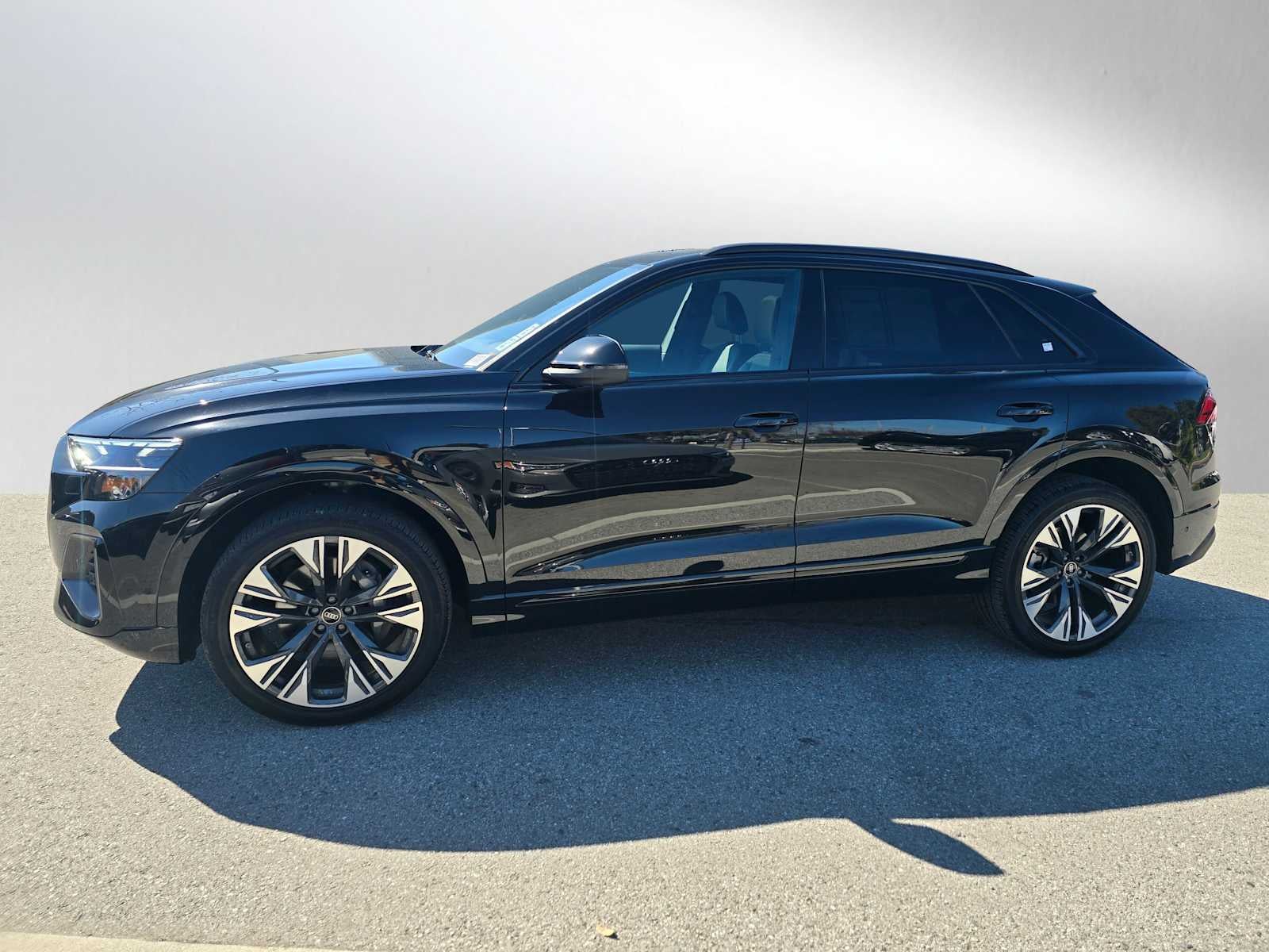 2024 Audi Q8 Premium