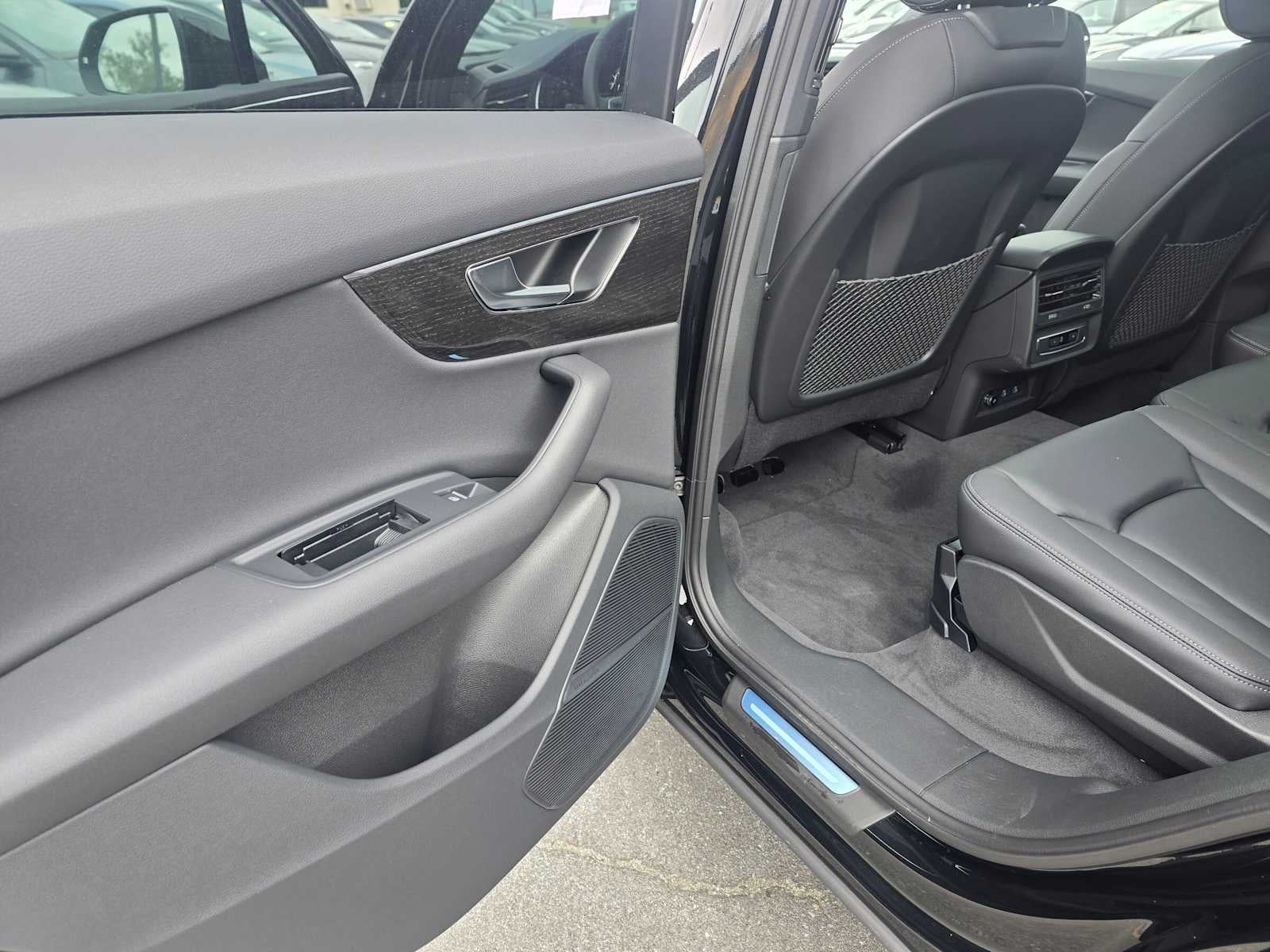 2026 Audi Q7 Premium