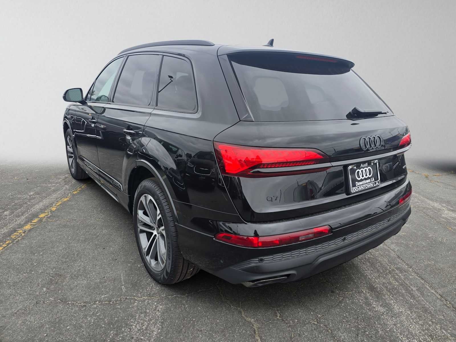 2026 Audi Q7 Premium