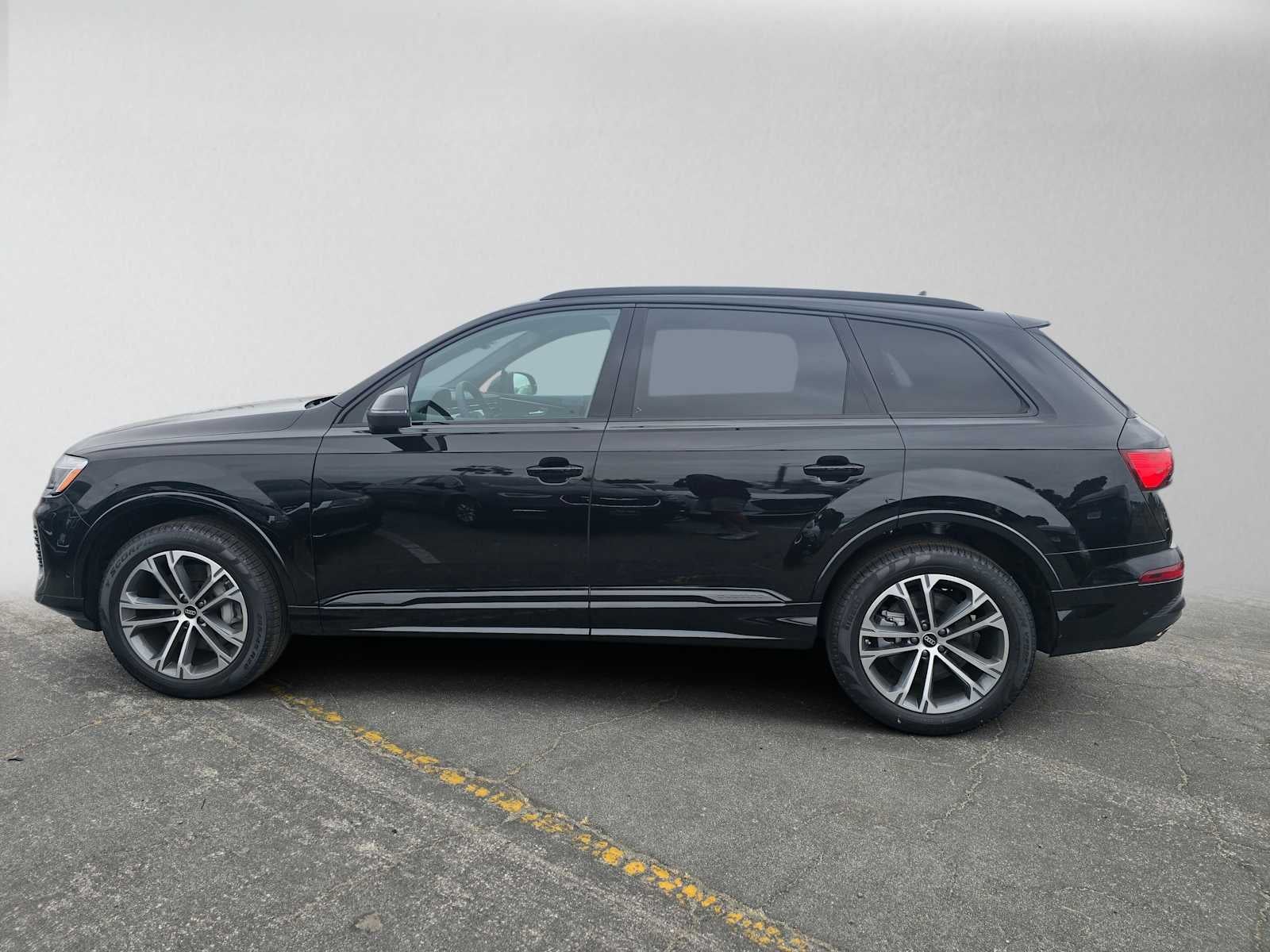 2026 Audi Q7 Premium