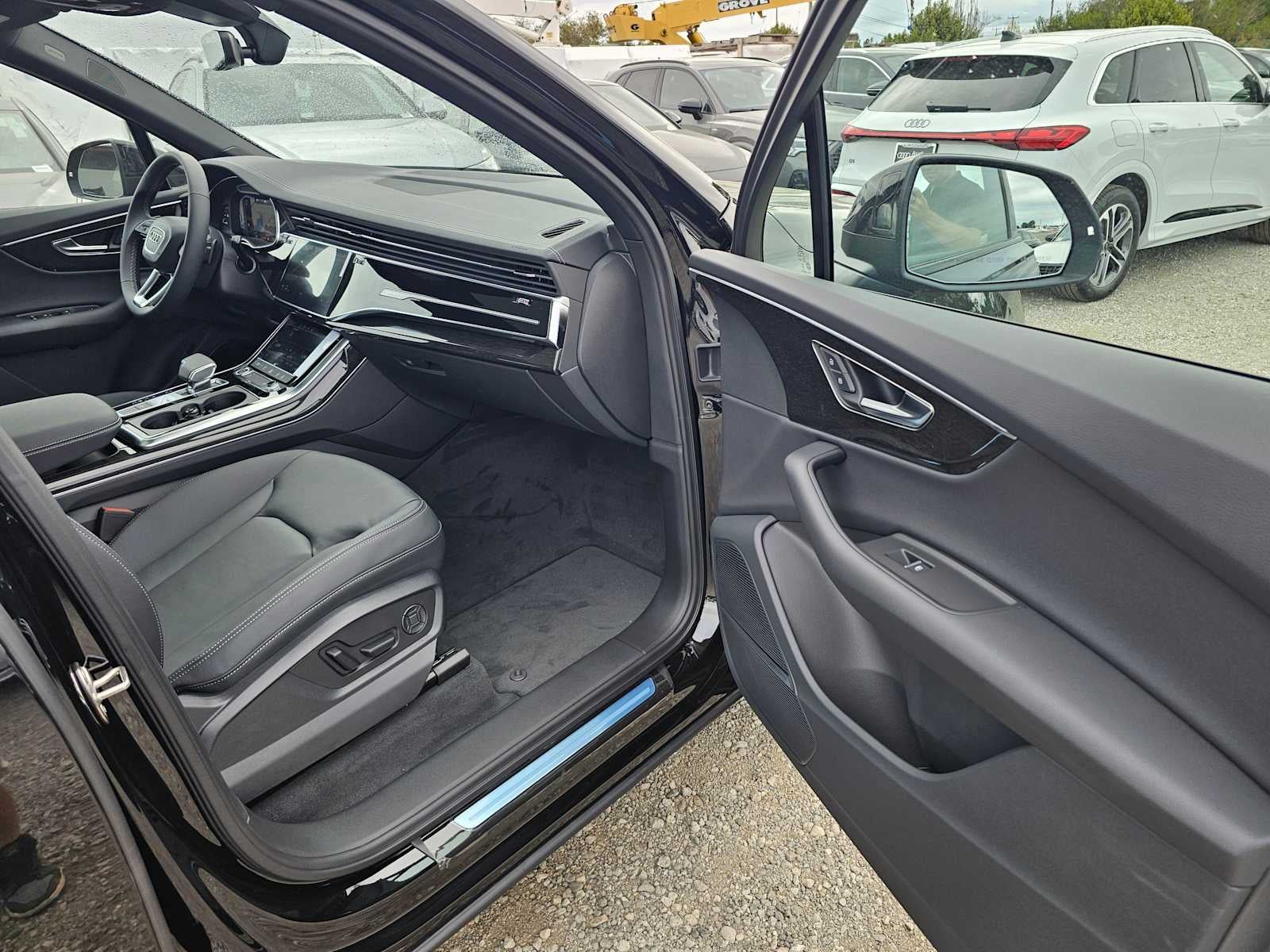 2026 Audi Q7 Premium