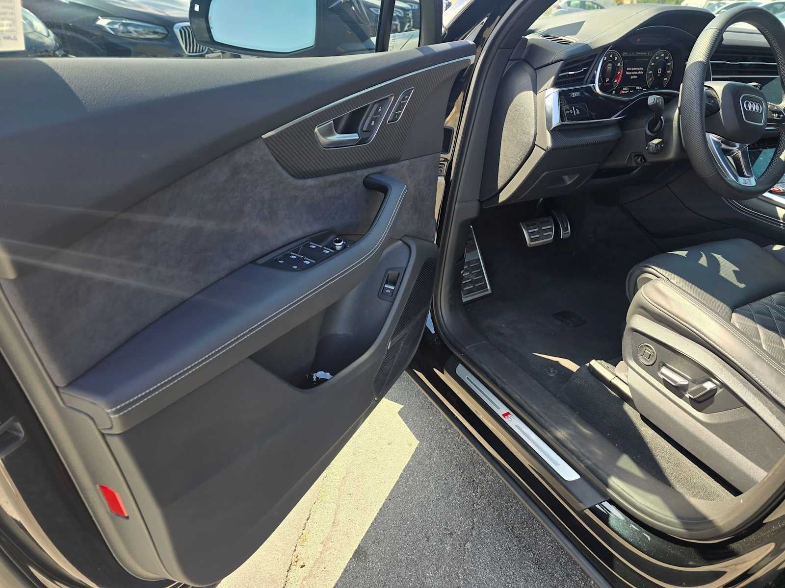 2025 Audi SQ7 Premium Plus