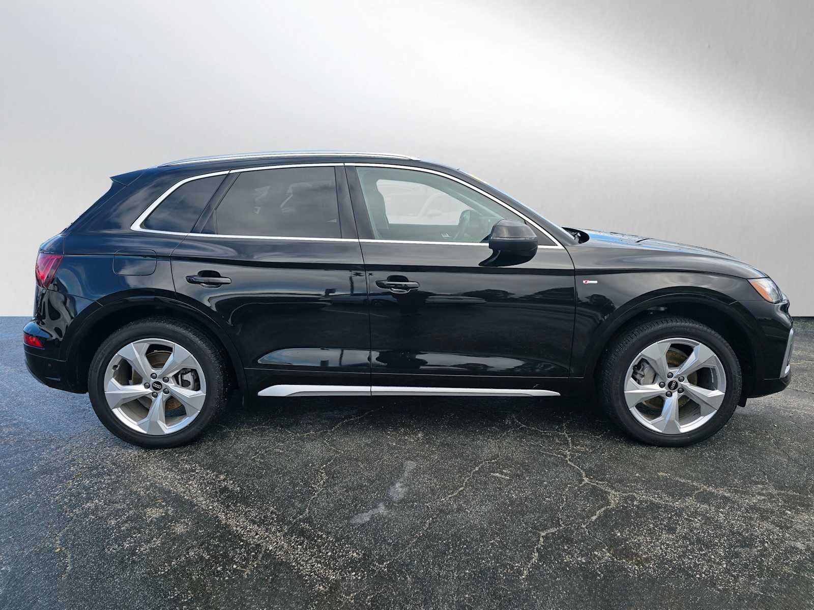 2023 Audi Q5 S line Premium Plus