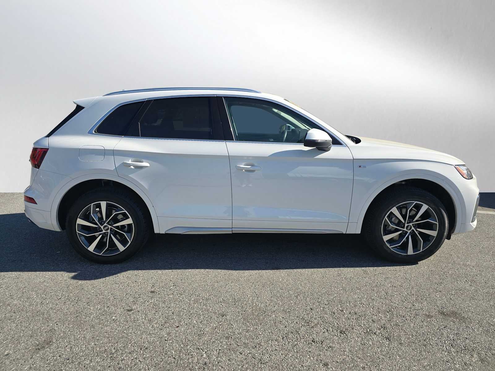 2023 Audi Q5 S line Premium Plus