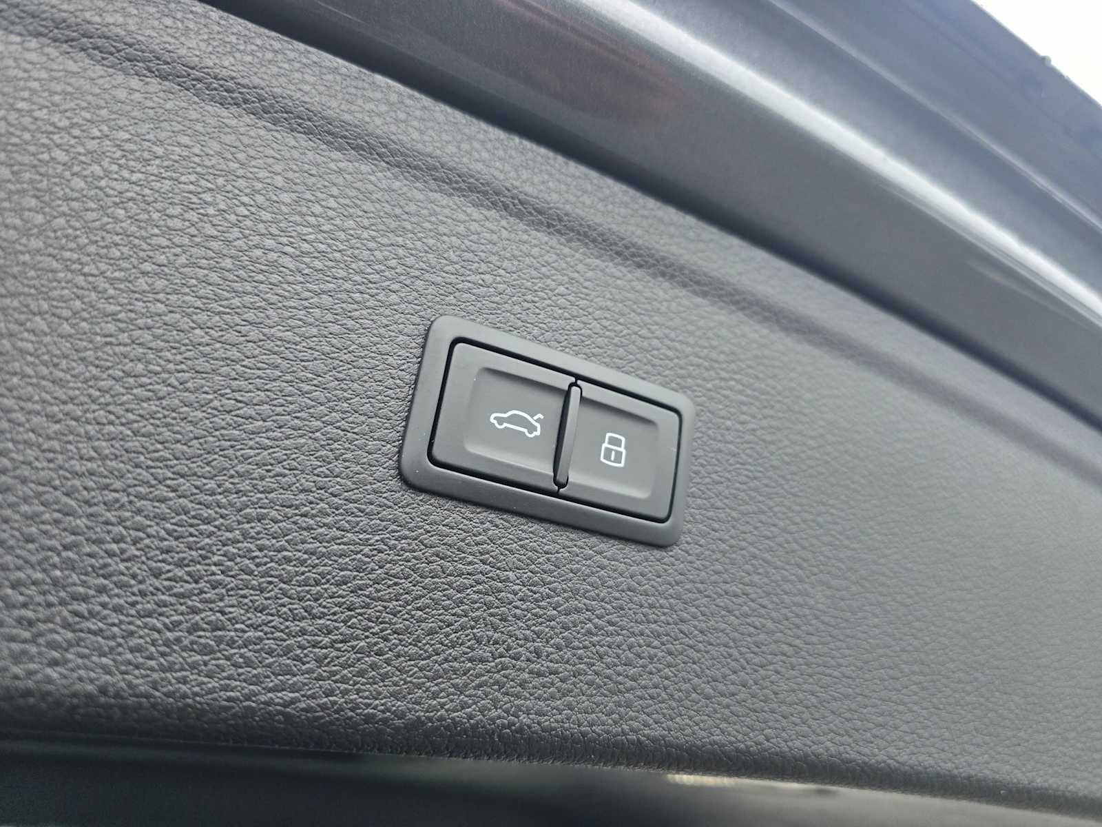 2023 Audi Q5 S line Prestige