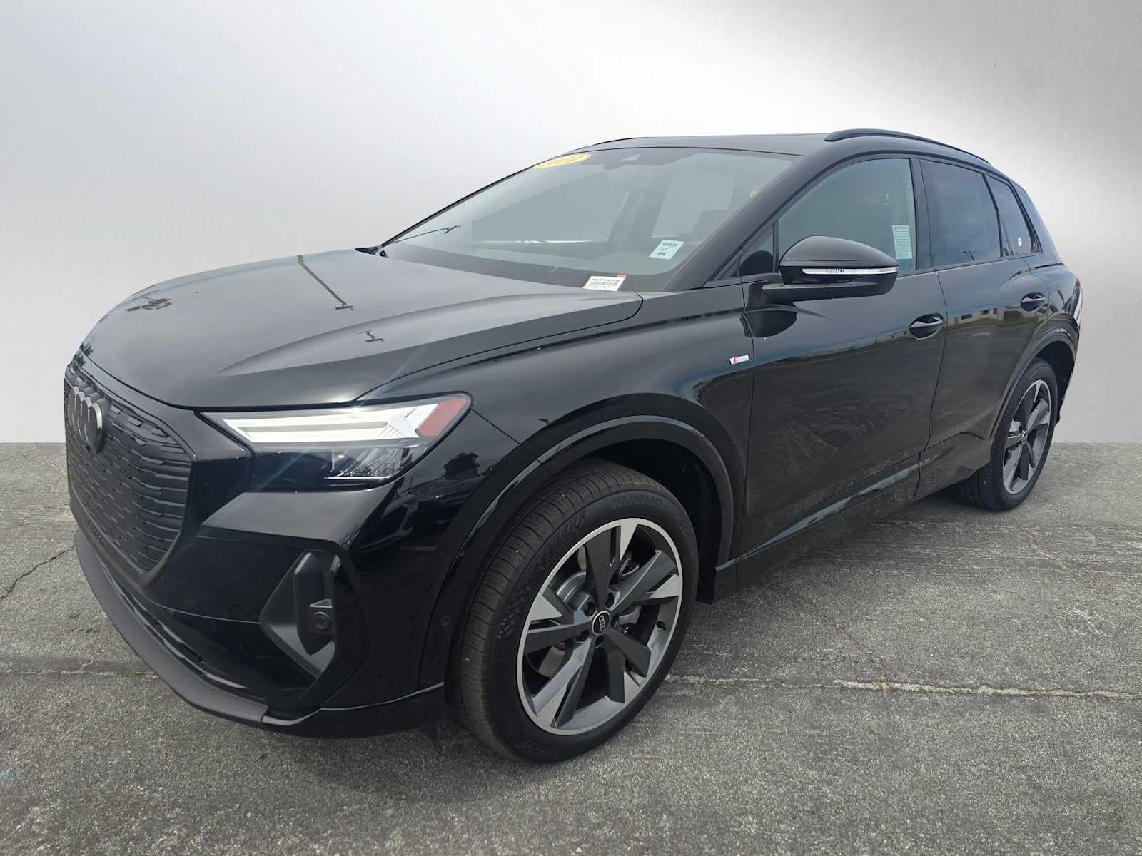 2024 Audi Q4 e-tron Premium Plus