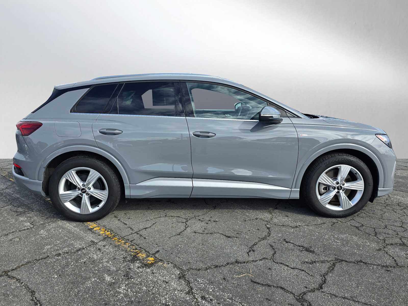 2025 Audi Q4 e-tron Premium Plus