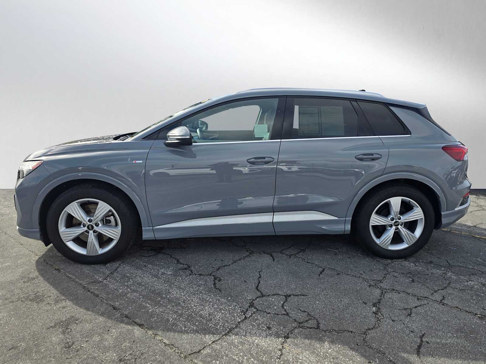 2025 Audi Q4 e-tron Premium Plus