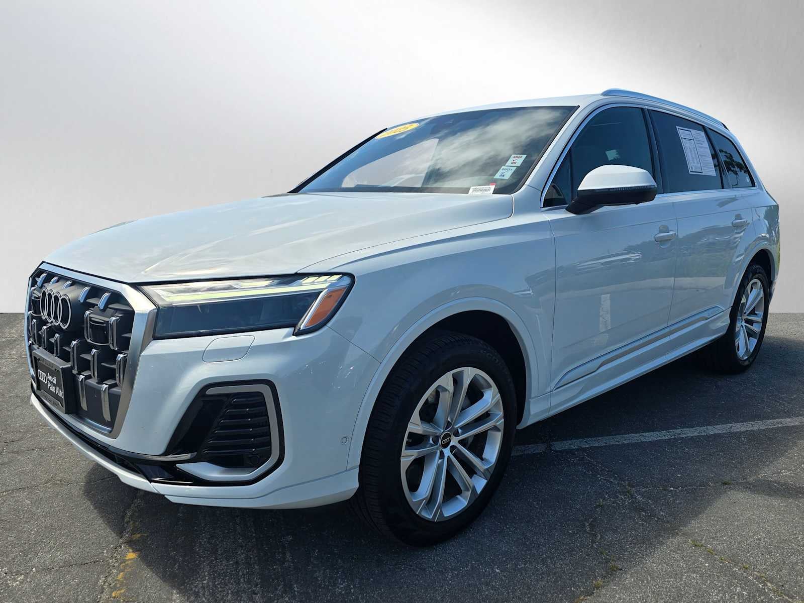 2025 Audi Q7 Premium Plus