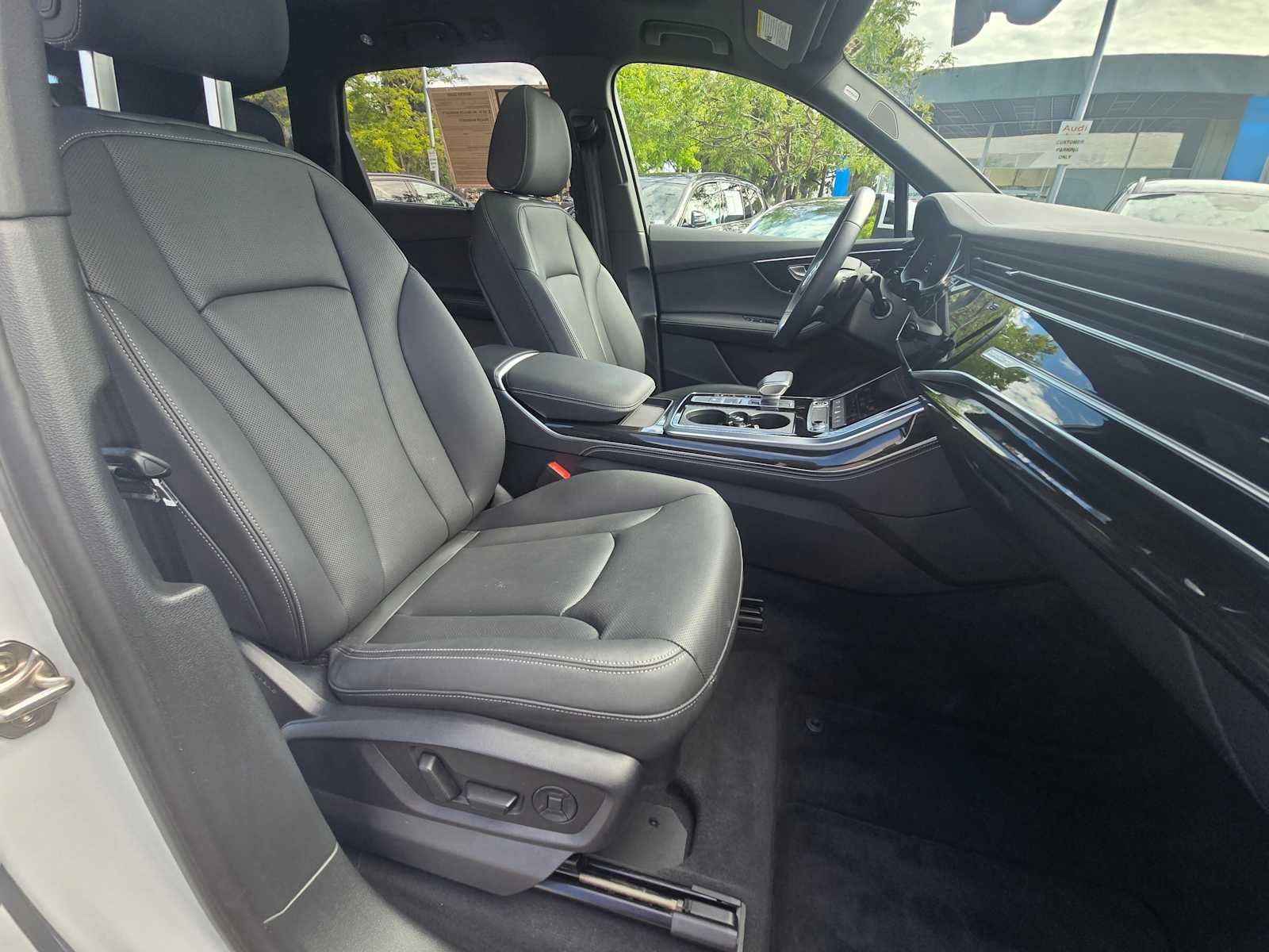 2025 Audi Q7 Premium Plus