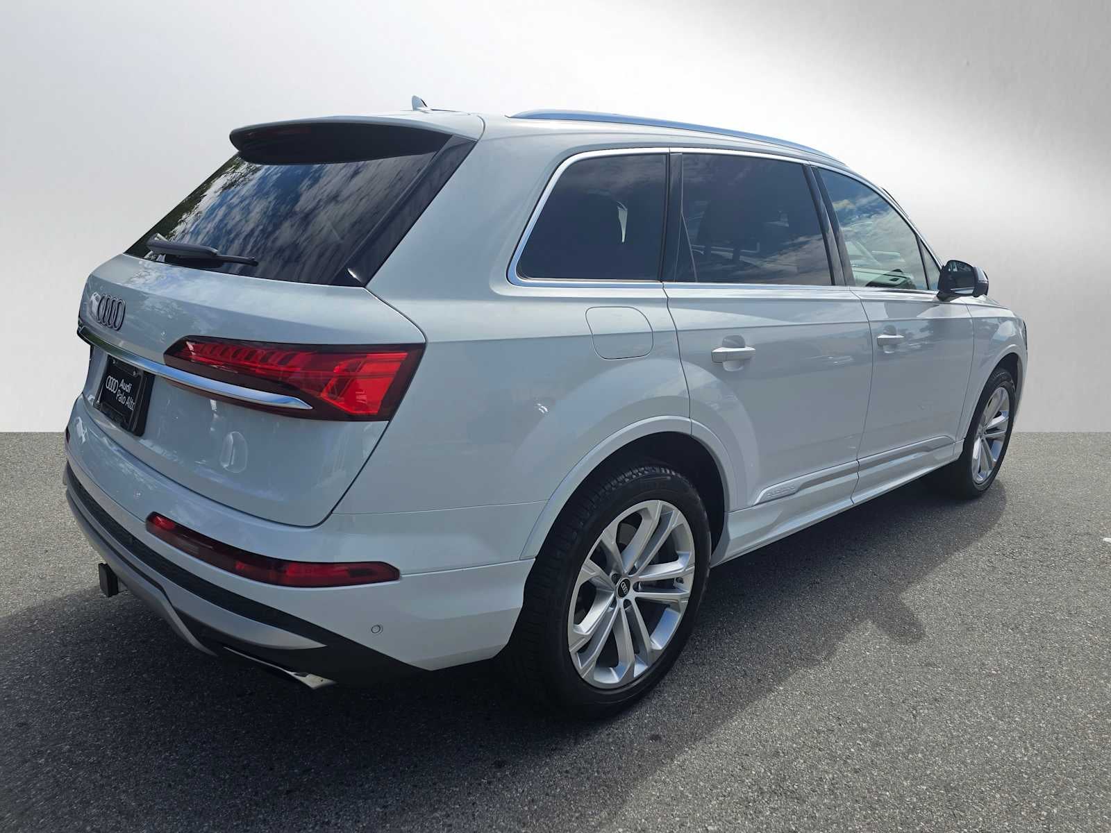 2025 Audi Q7 Premium Plus