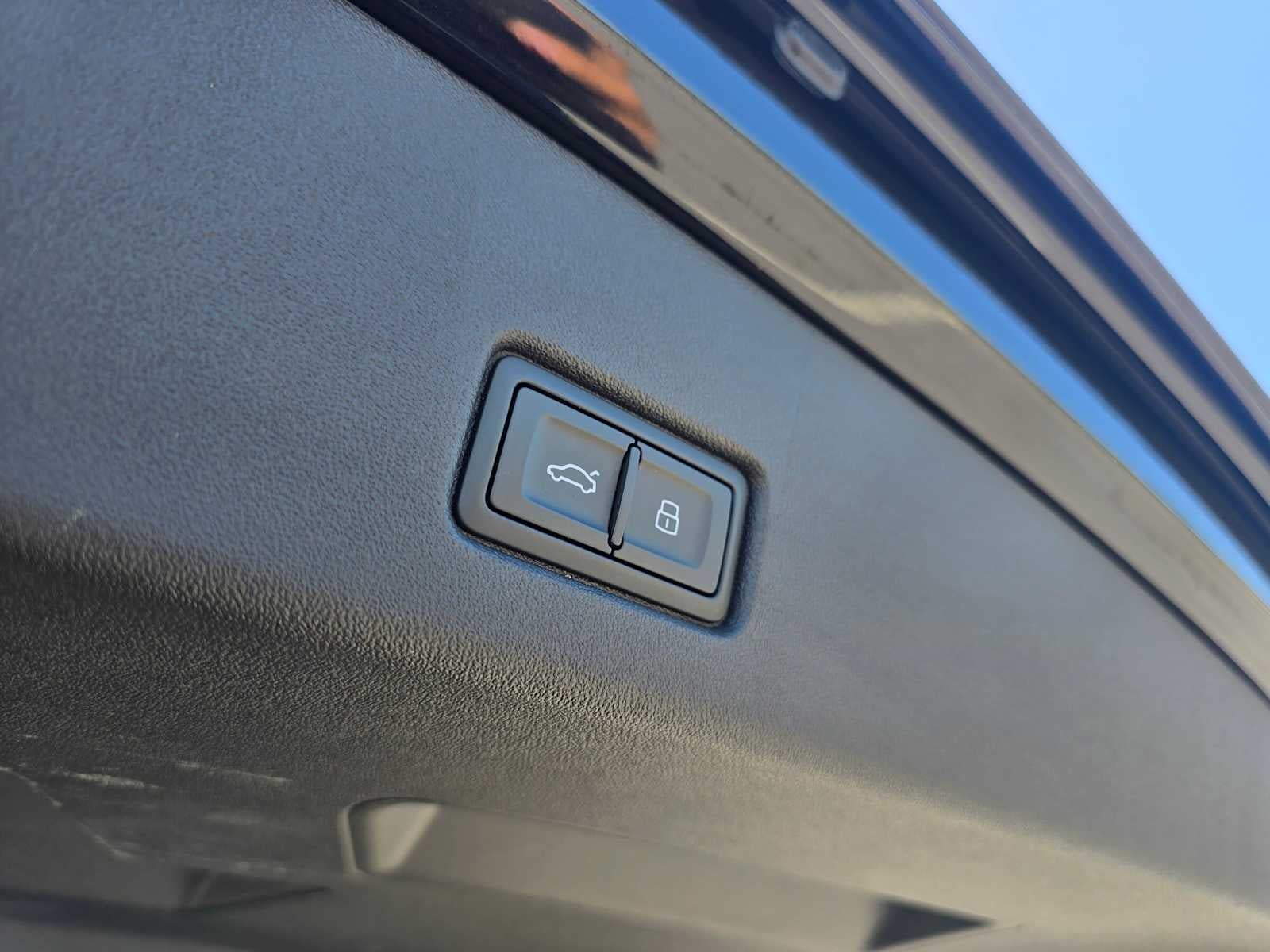 2023 Audi Q4 e-tron Prestige