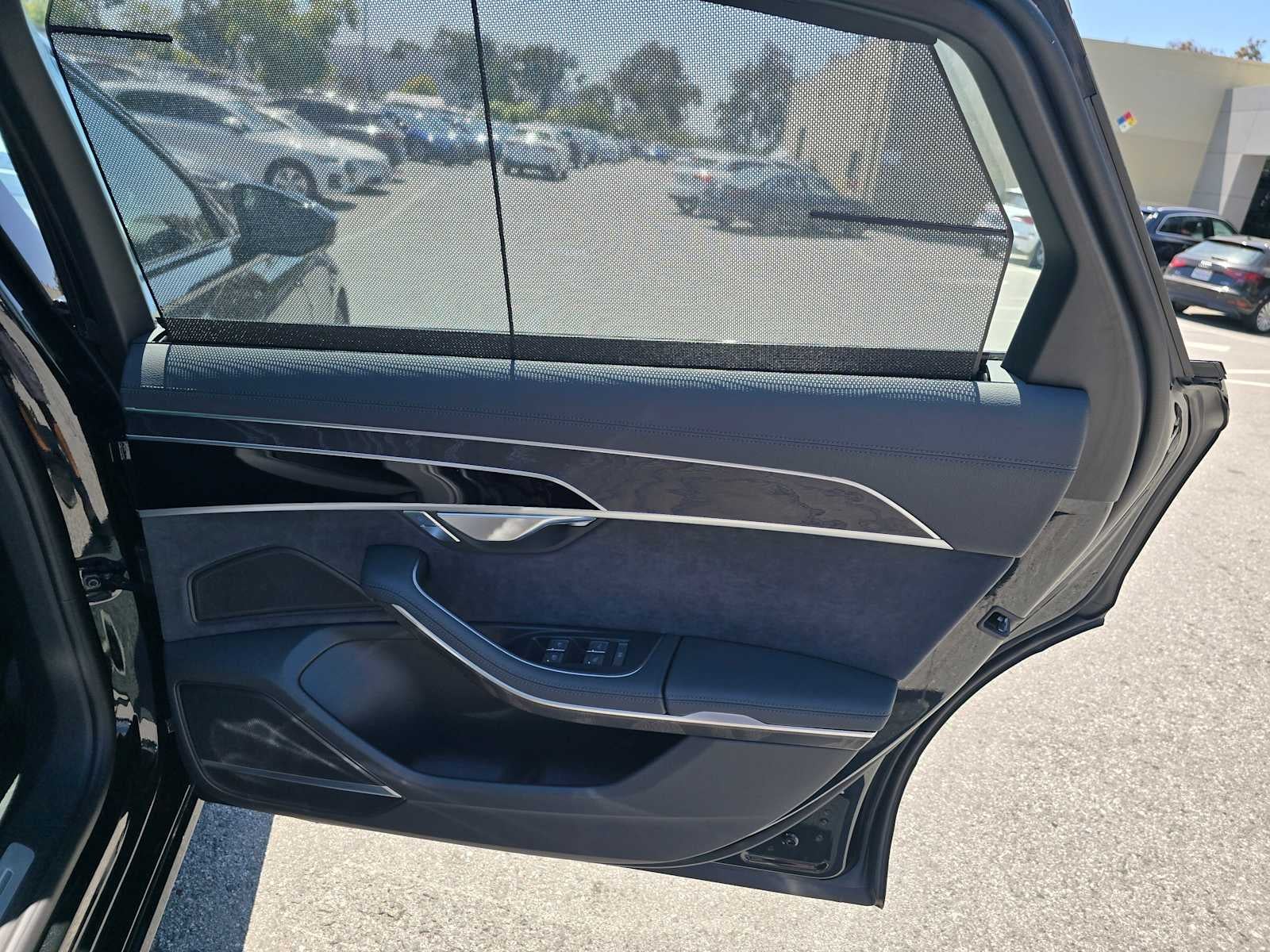 2025 Audi A8 L 55 TFSI quattro