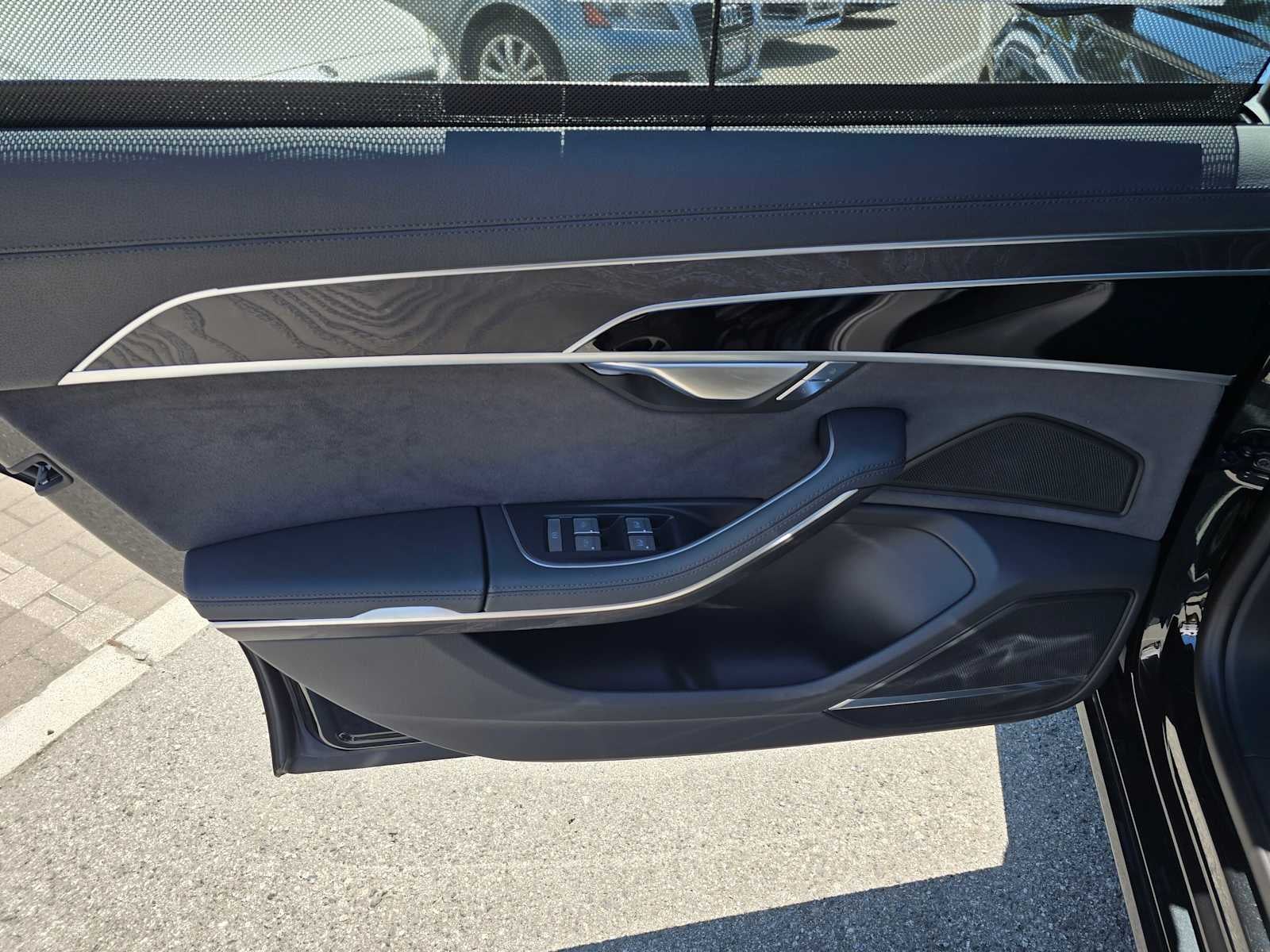 2025 Audi A8 L 55 TFSI quattro