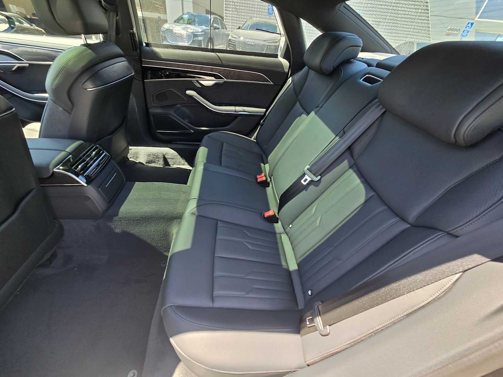 2025 Audi A8 L 55 TFSI quattro