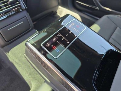 2025 Audi A8 L 55 TFSI quattro