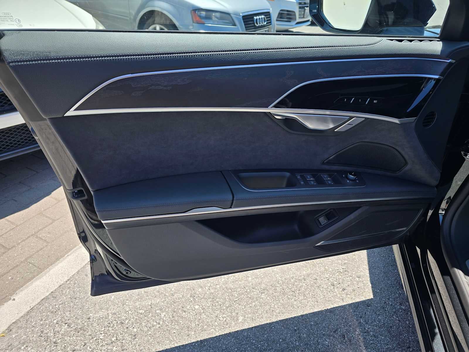 2025 Audi A8 L 55 TFSI quattro