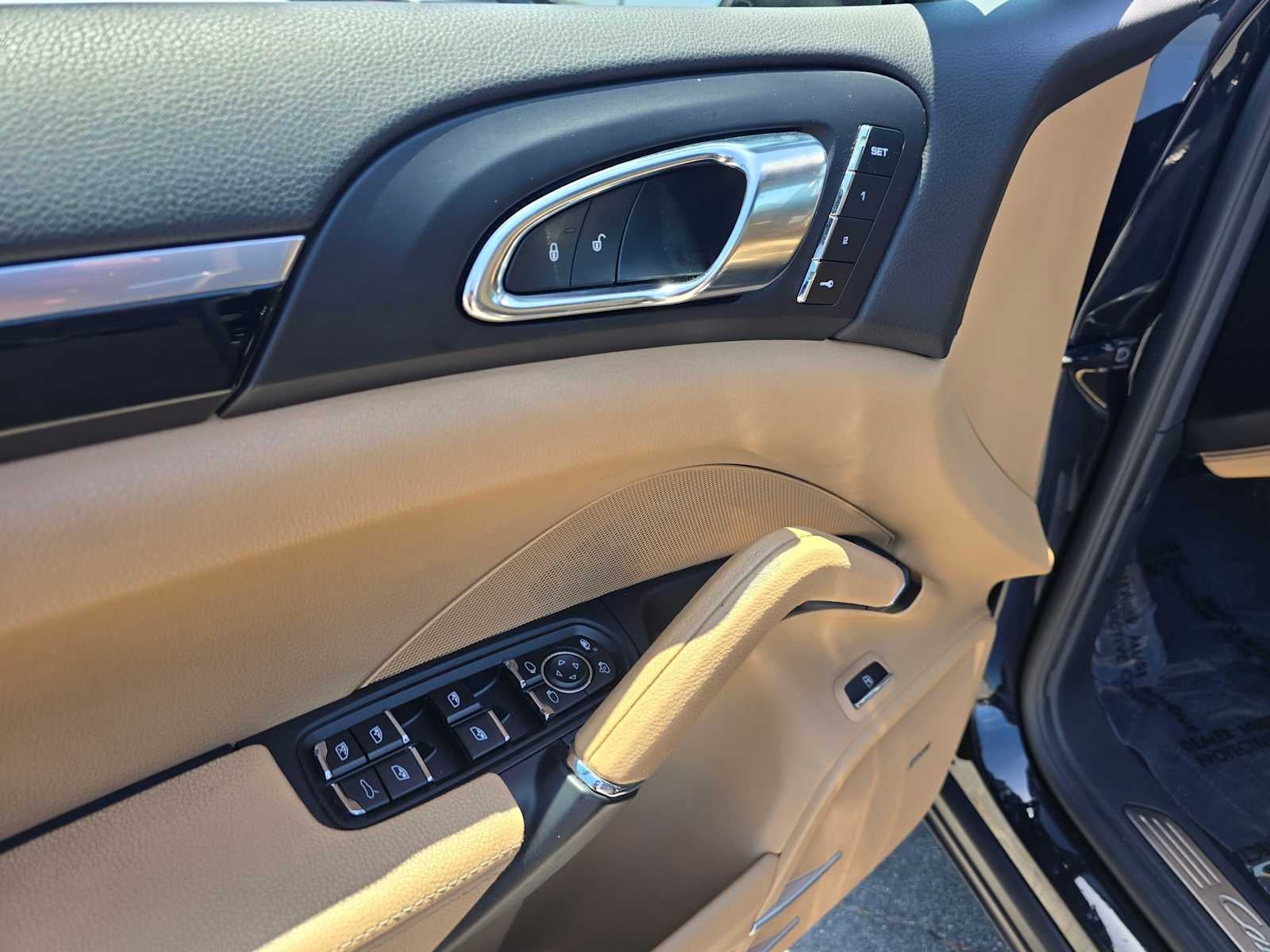 2016 Porsche Cayenne S E-Hybrid