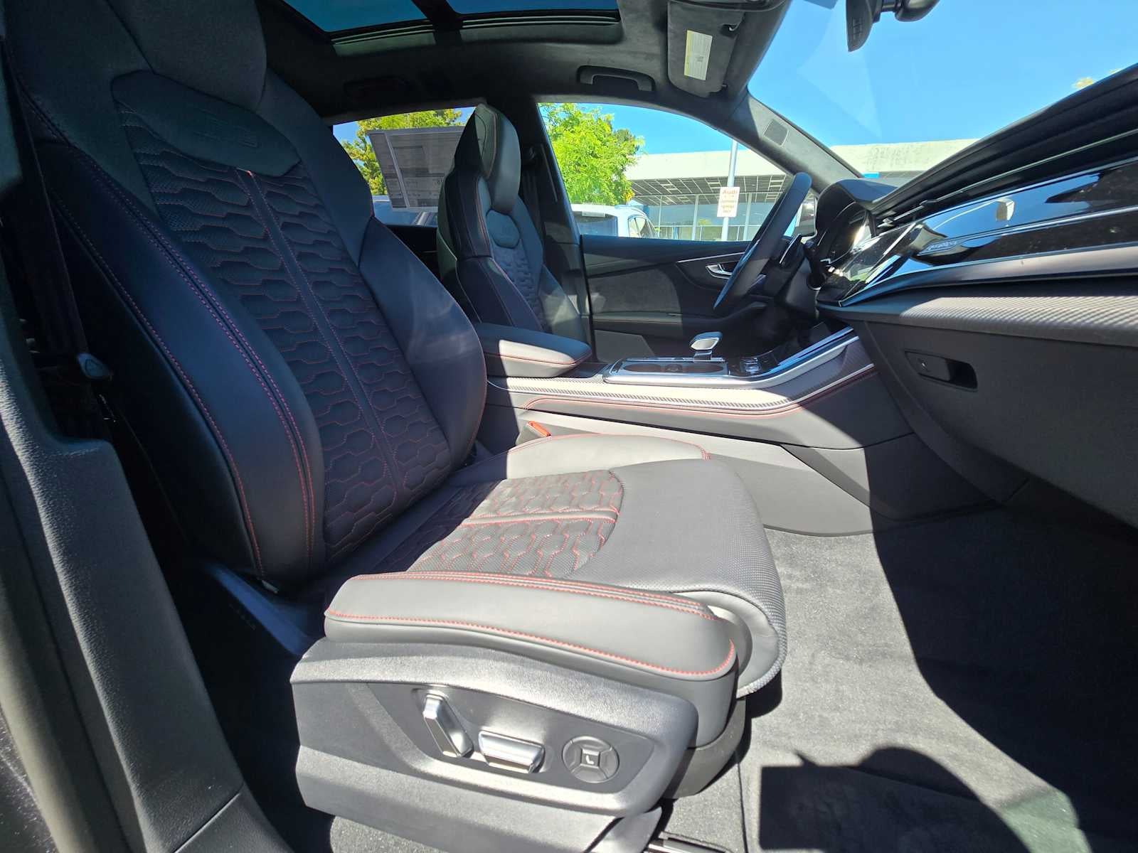 2025 Audi RS Q8 performance