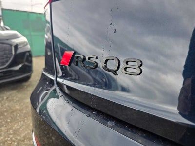 2026 Audi RS Q8 performance