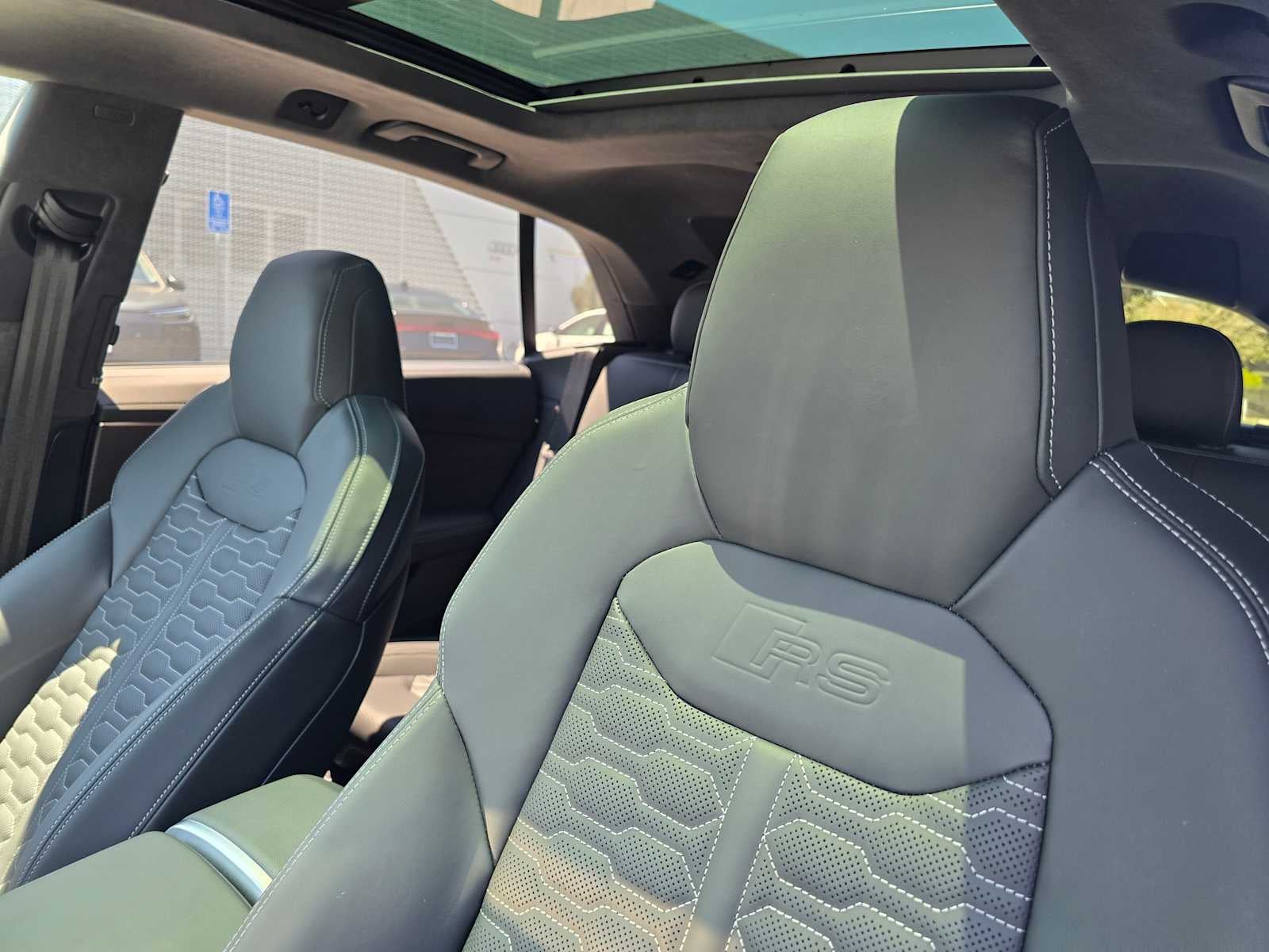 2025 Audi RS Q8 performance