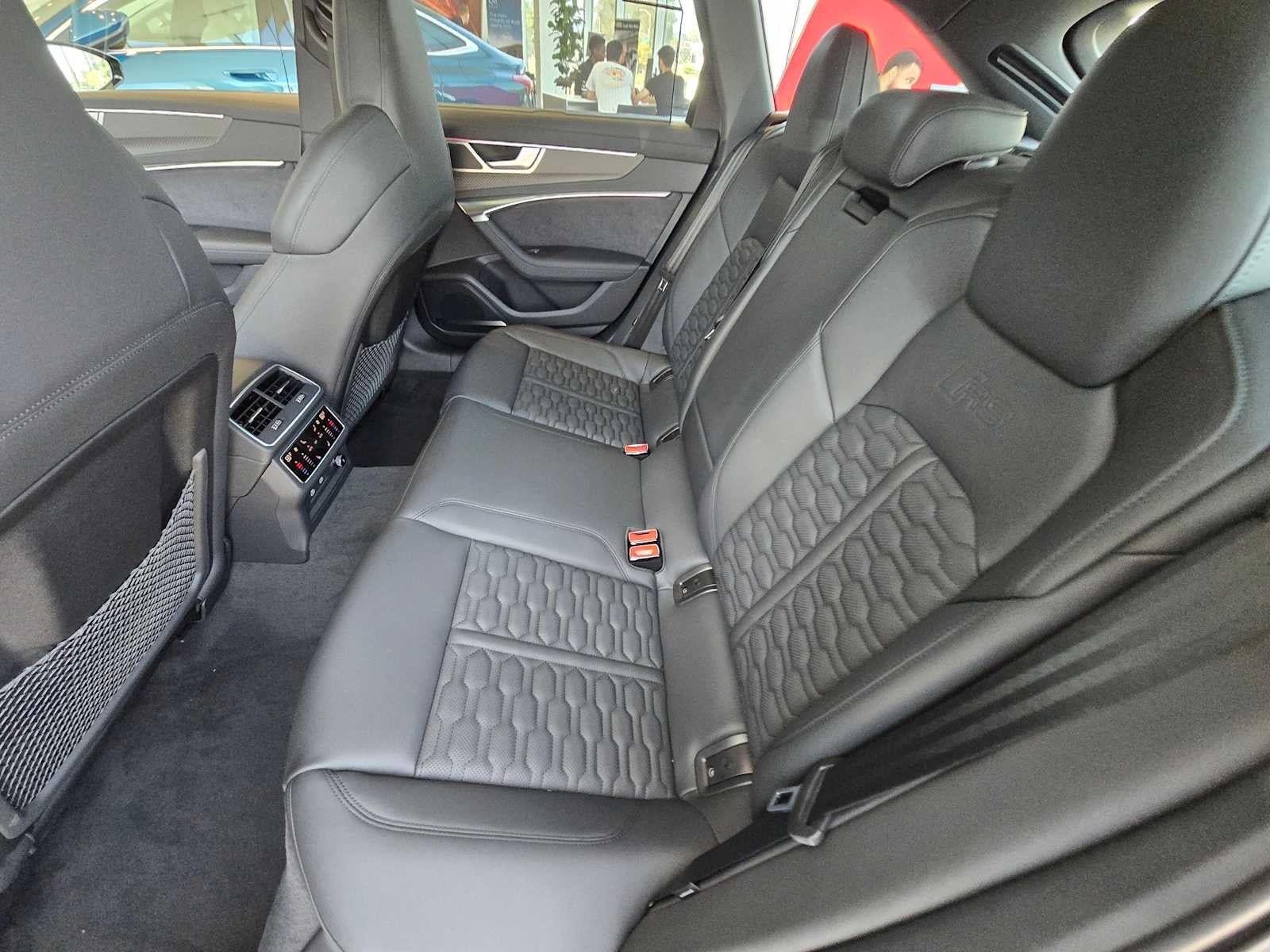 2025 Audi RS 6 Avant performance