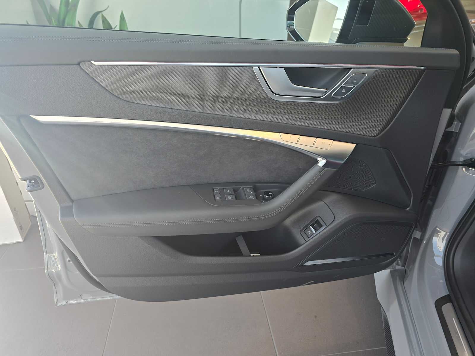 2025 Audi RS 6 Avant performance