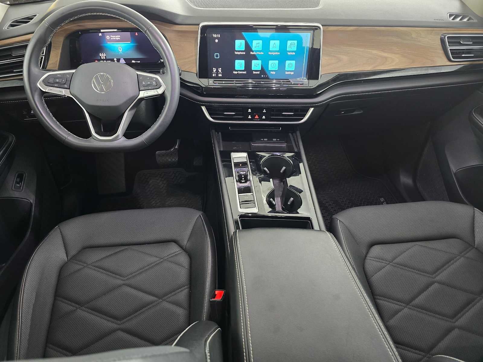 2024 Volkswagen Atlas 2.0T SE w/Technology